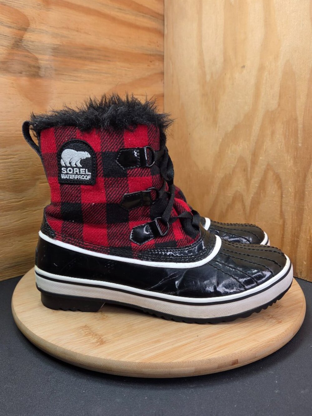 Sorel Torino Womens Red Black Plaid Waterproof Boots Size 9 Ankle Booties